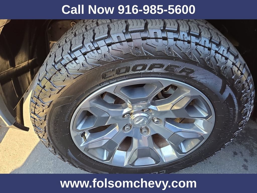 2019 RAM 1500 Classic Laramie Crew Cab 4x4 5'7" Box