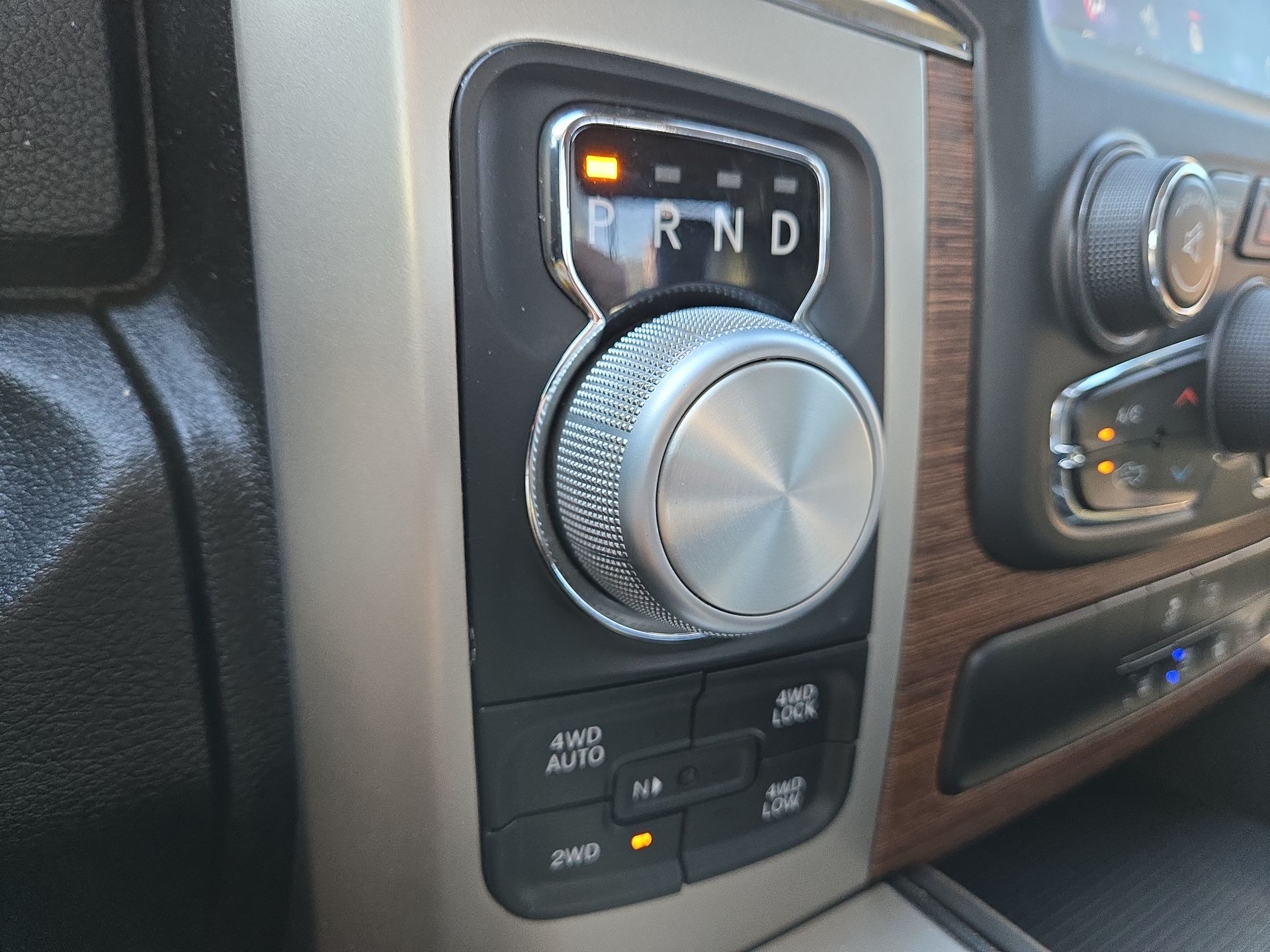 2019 RAM 1500 Classic Laramie Crew Cab 4x4 5'7" Box