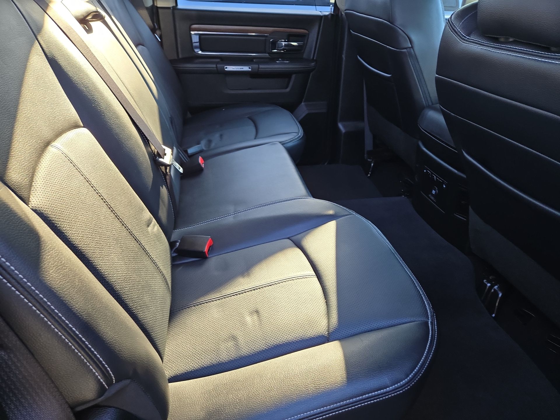 2019 RAM 1500 Classic Laramie Crew Cab 4x4 5'7" Box