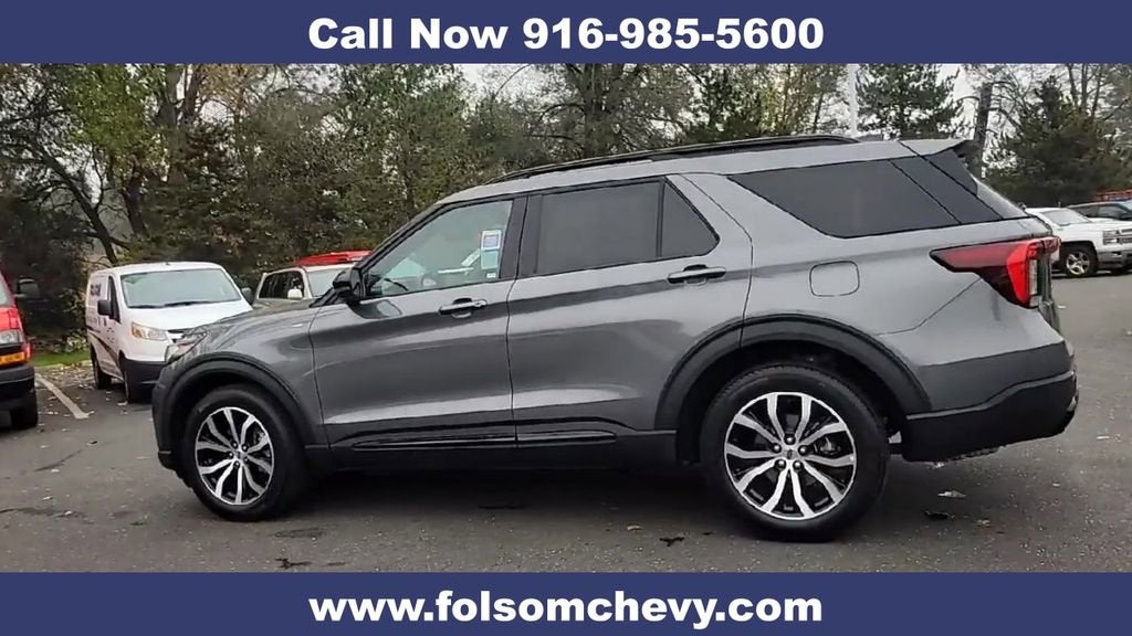 2025 Ford Explorer ST-Line