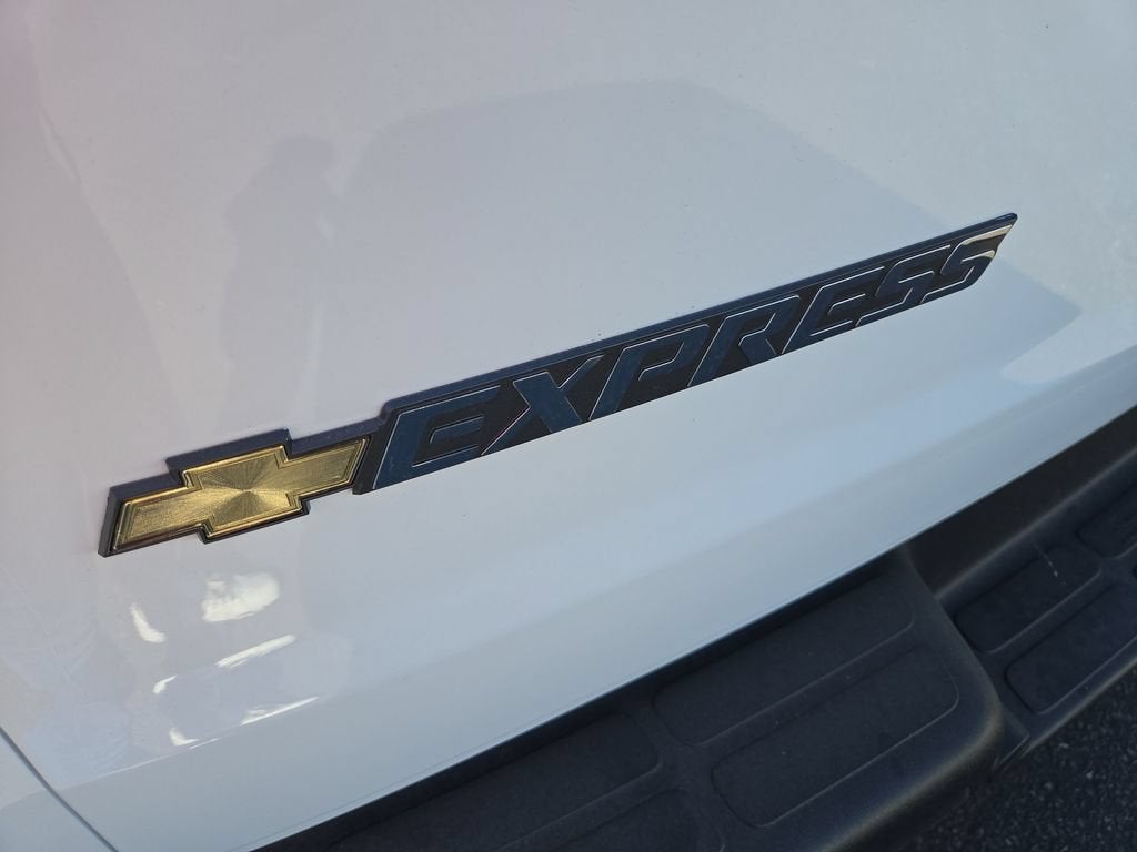 2026 Chevrolet Express Cargo WT
