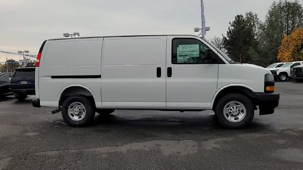 2025 Chevrolet Express Cargo 2500 WT