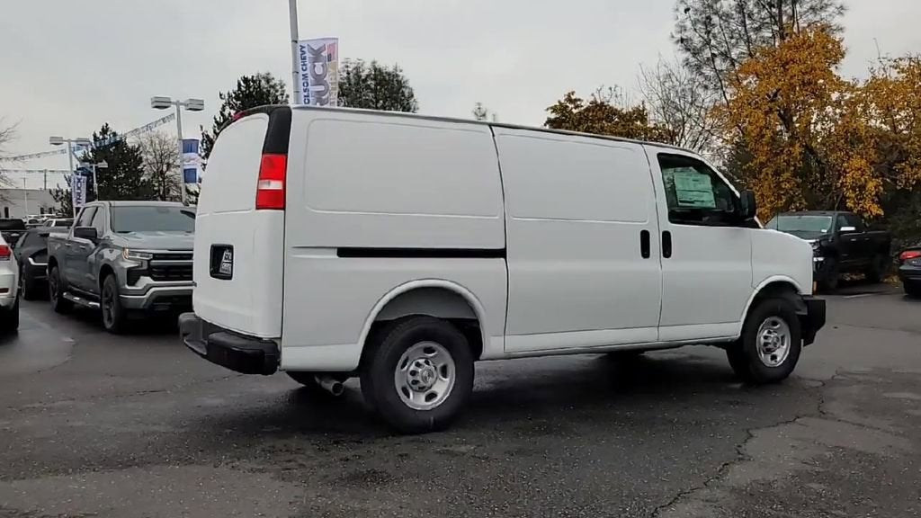 2025 Chevrolet Express Cargo 2500 WT