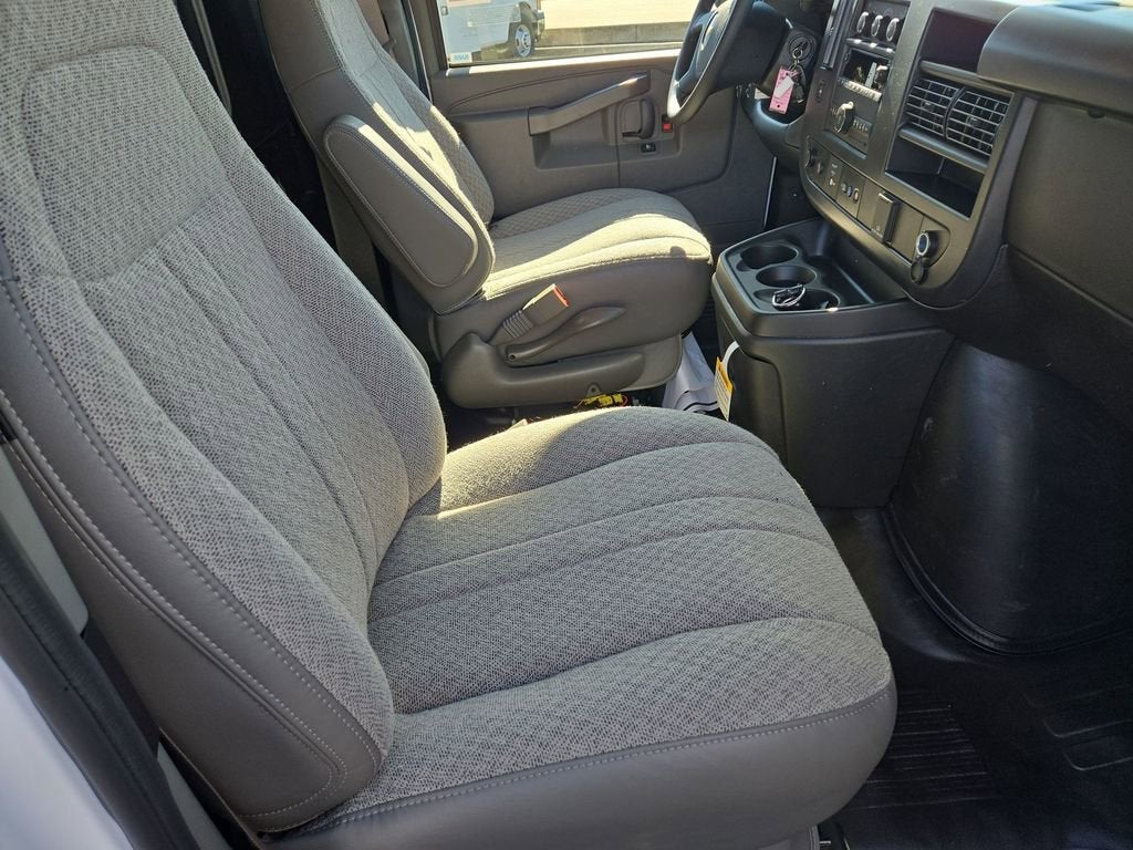 2026 Chevrolet Express Cargo 1WT