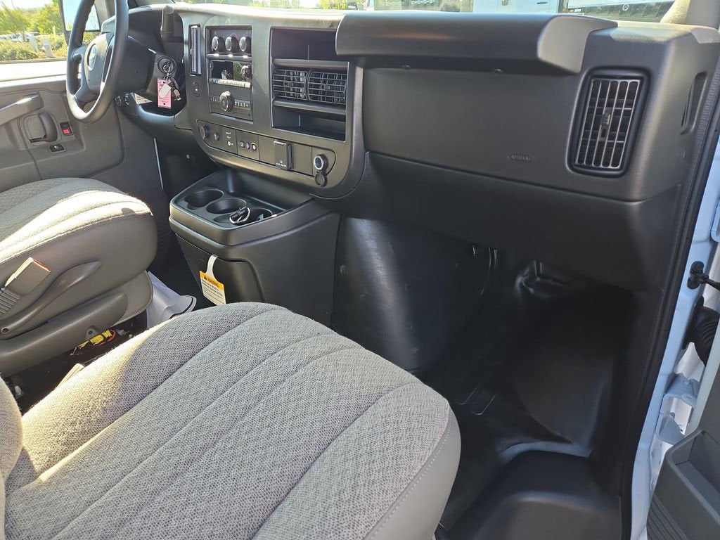 2026 Chevrolet Express Cargo 1WT