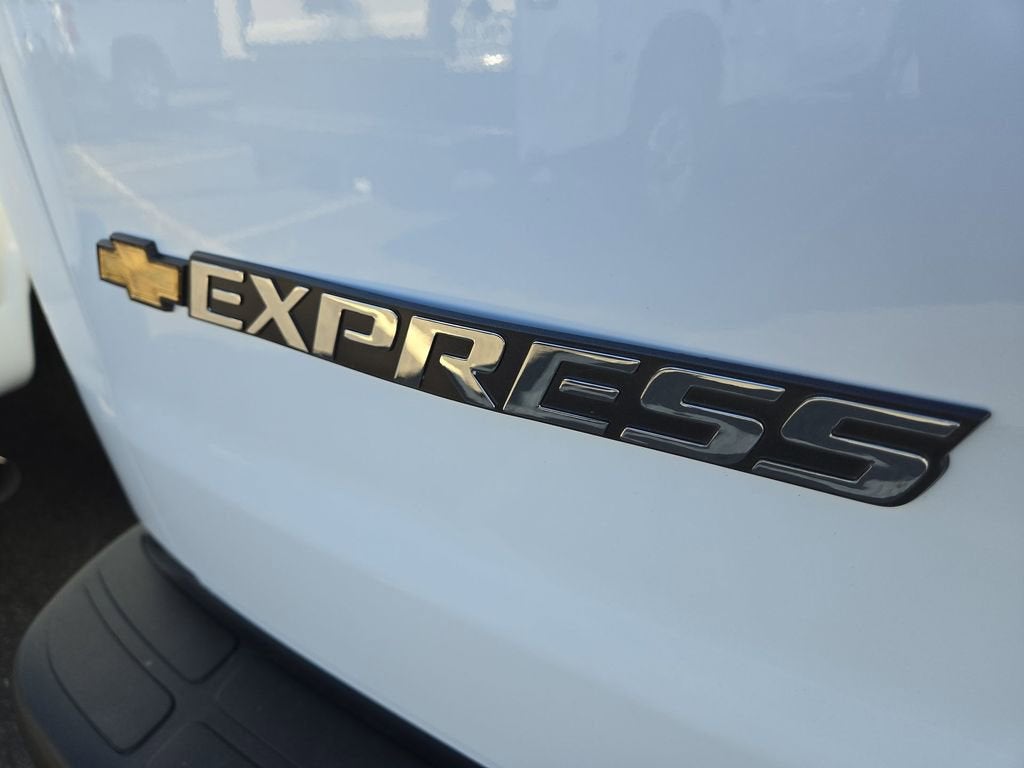 2026 Chevrolet Express Cargo 1WT