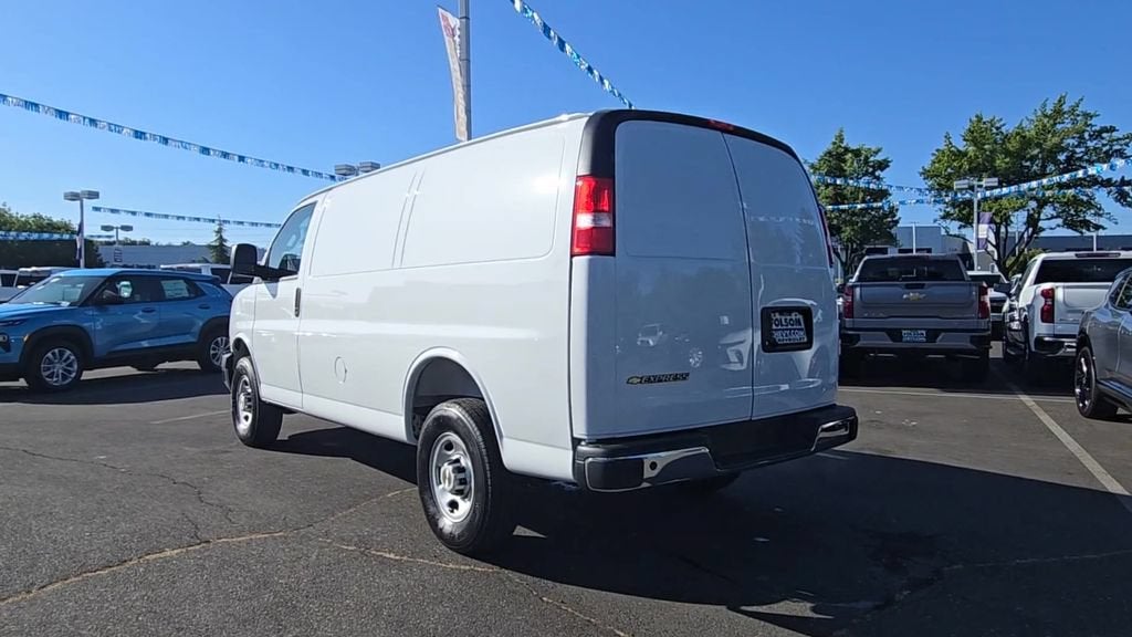 2026 Chevrolet Express Cargo WT