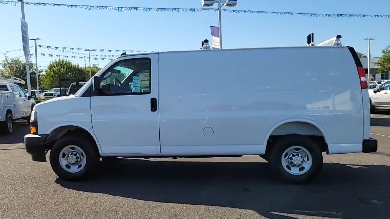 2025 Chevrolet Express Cargo 2500 WT