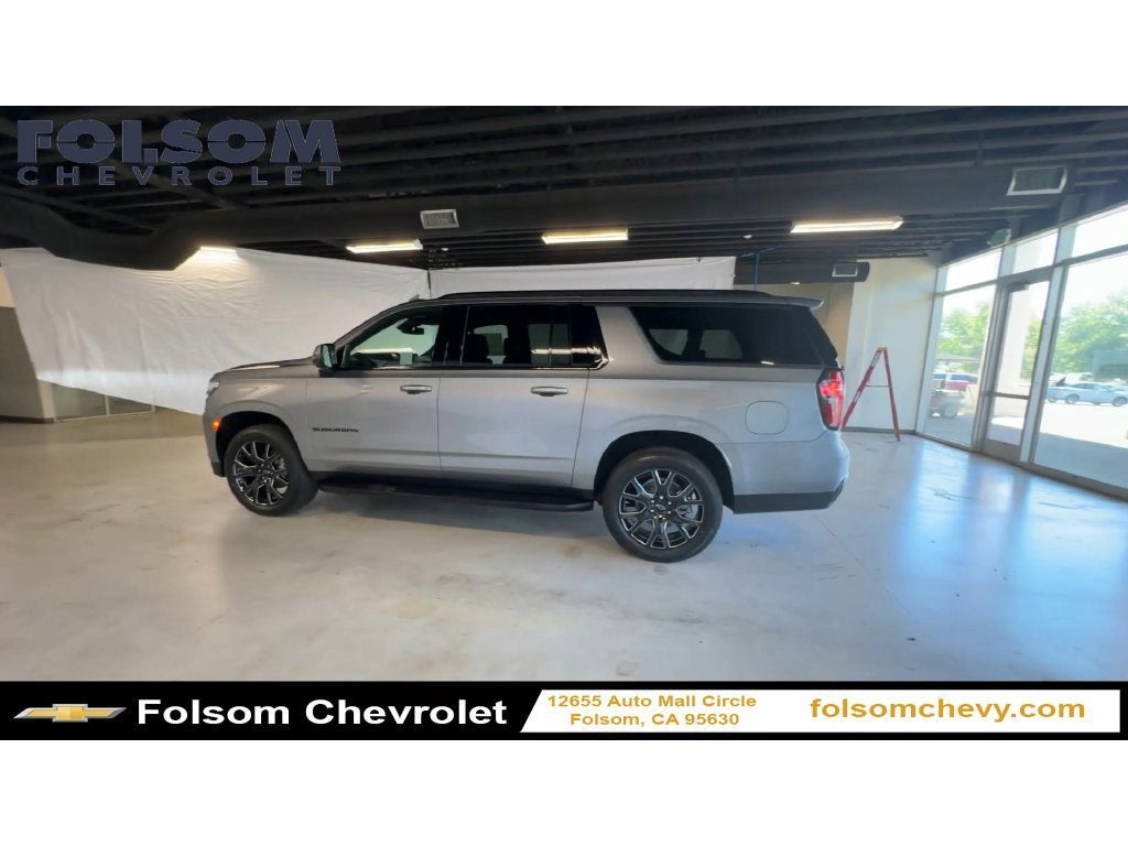 2024 Chevrolet Suburban RST
