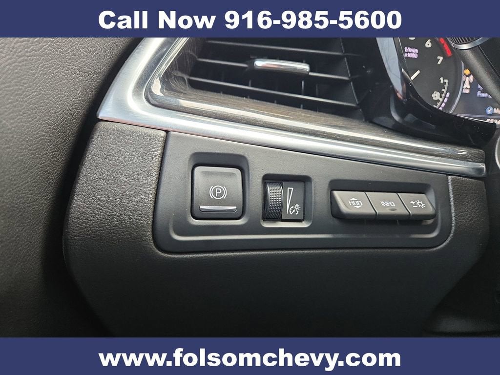 2022 Cadillac XT5 Premium Luxury