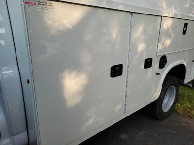 2025 Chevrolet Express Cutaway 3500 1WT