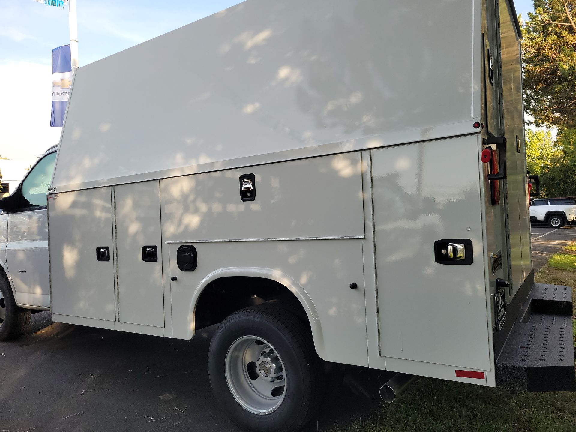 2025 Chevrolet Express Cutaway 3500 1WT