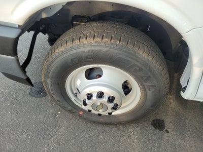 2025 Chevrolet Express Cutaway 3500 1WT