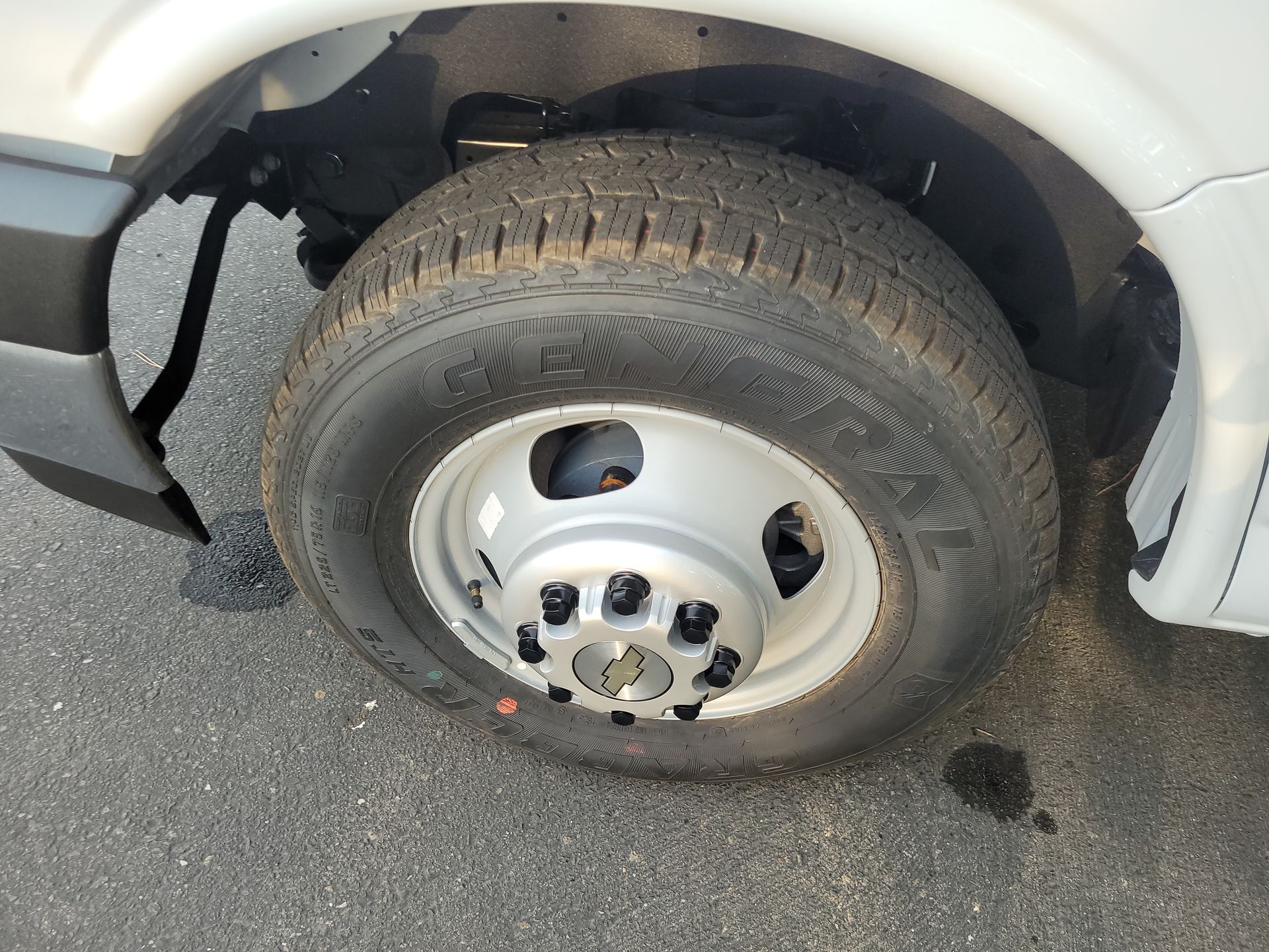 2025 Chevrolet Express Cutaway 3500 1WT