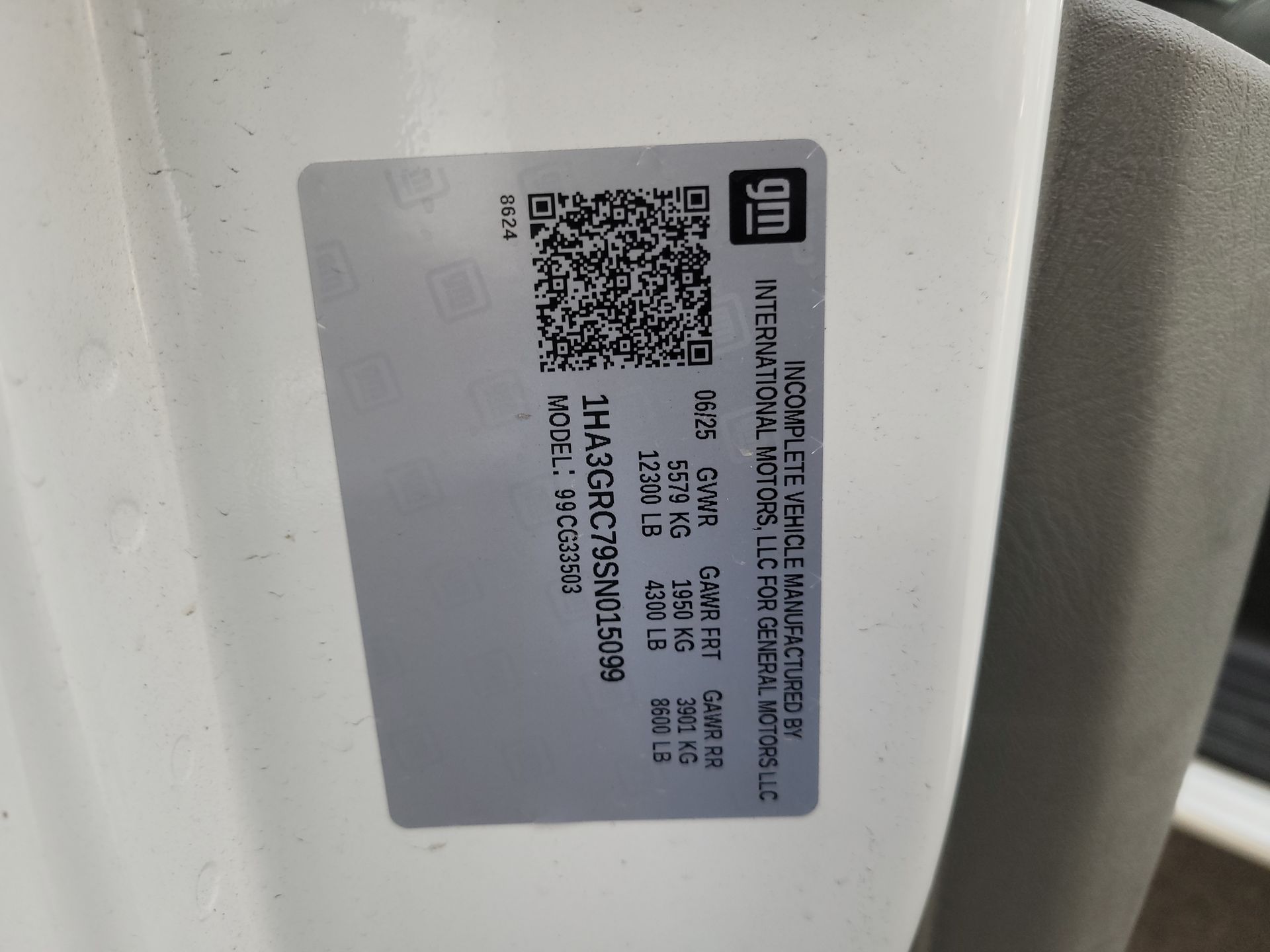 2025 Chevrolet Express Cutaway 3500 1WT