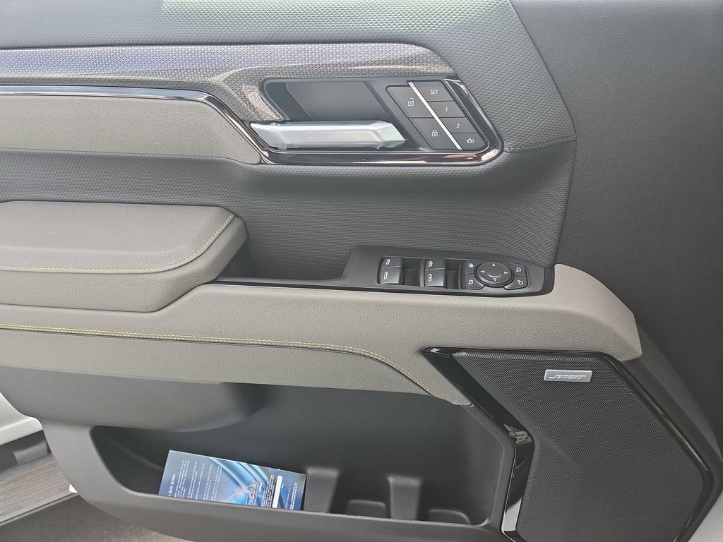 2026 Chevrolet Silverado 1500 ZR2 - Photo 14