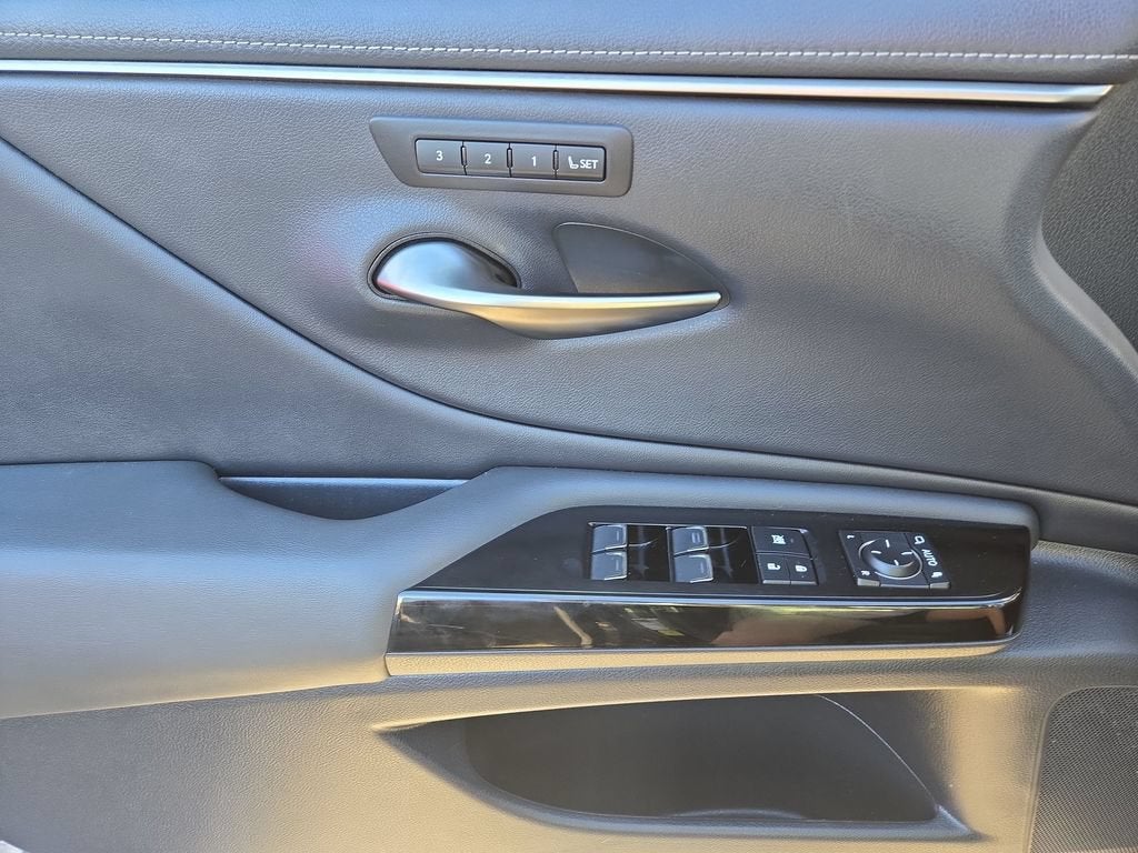 2022 Lexus ES 300h ES 300h