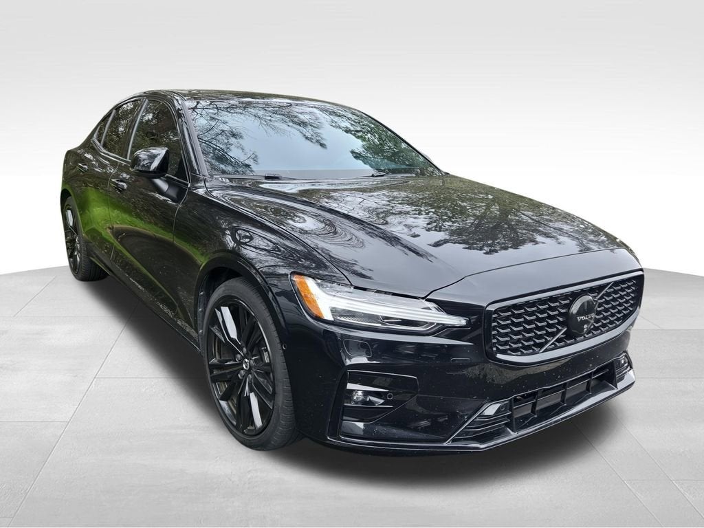 2024 Volvo S60 B5 Plus Black Edition