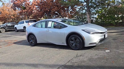 2025 Toyota Prius LE