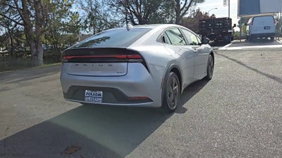 2025 Toyota Prius LE