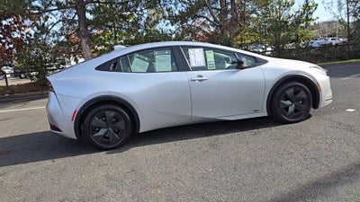 2025 Toyota Prius LE