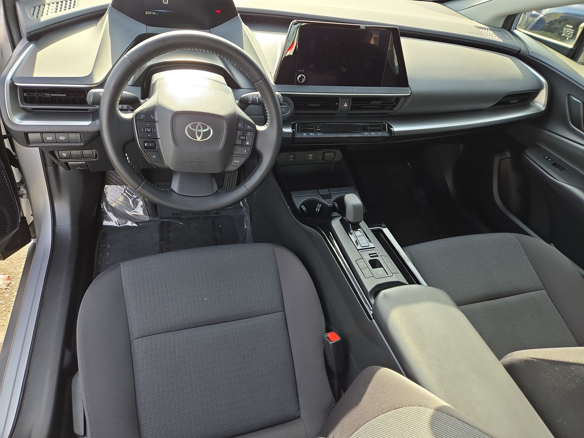 2025 Toyota Prius LE